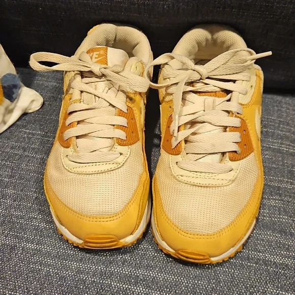NIKE AIR MAX 90 ~Womens 7 - Picture 2 of 9